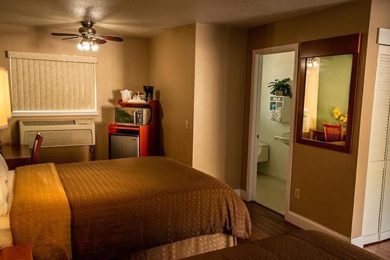 Maple Leaf Motel Shady Cove Exterior photo